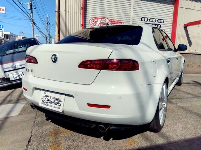 2010 Alfa Romeo 159 – thumbnail 2