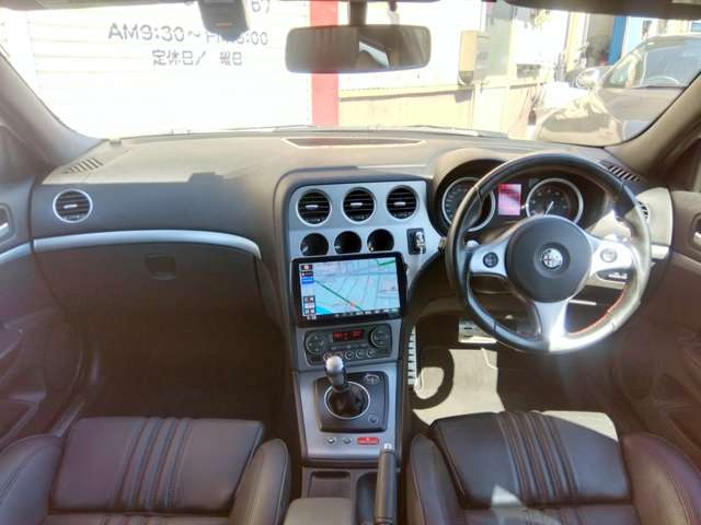 2010 Alfa Romeo 159 – thumbnail 3