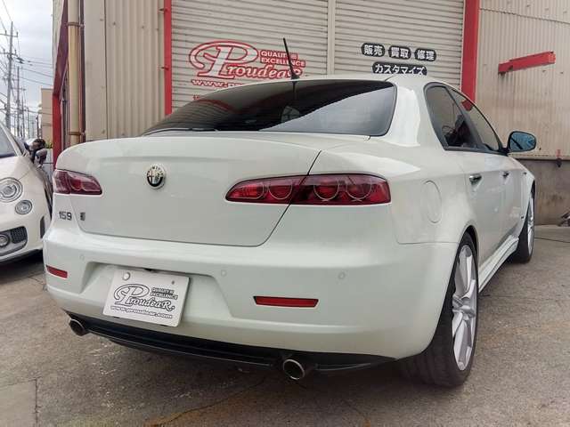 2011 Alfa Romeo 159 – thumbnail 2