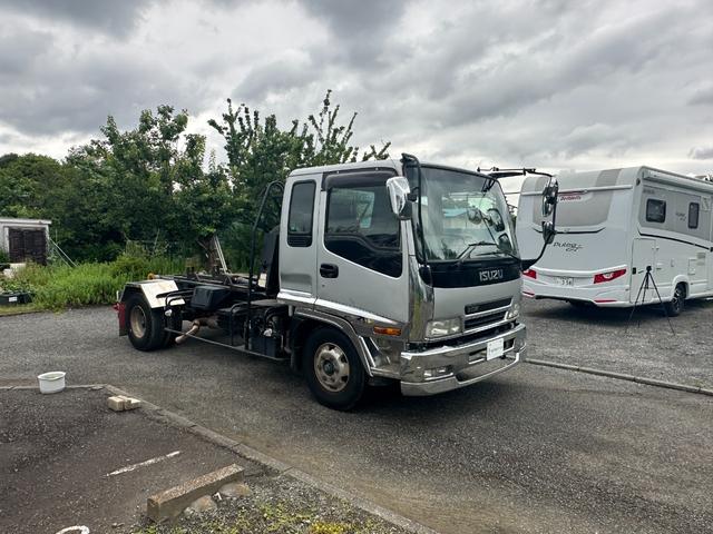 2004 Isuzu Forward – thumbnail 2