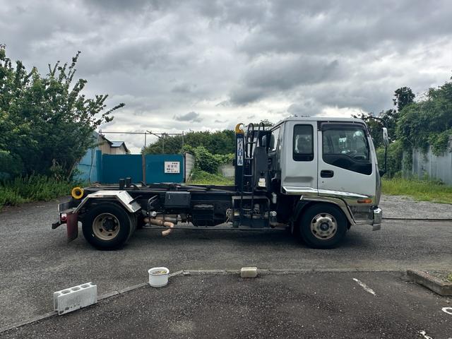 2004 Isuzu Forward – thumbnail 3