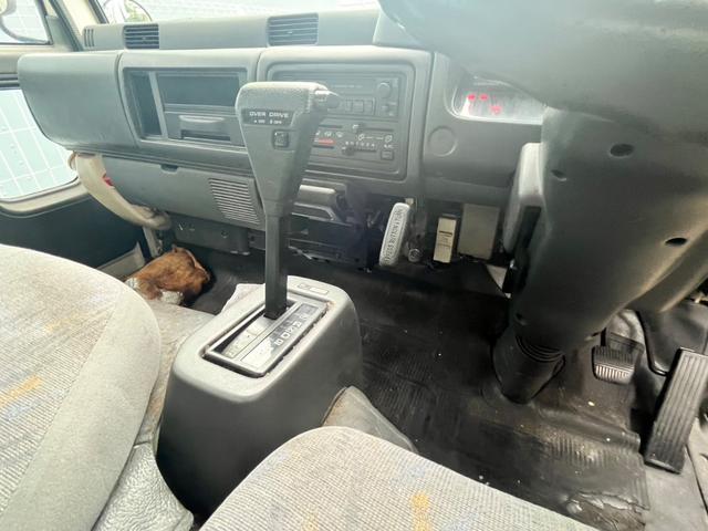 2004 Nissan Atlas – thumbnail 4
