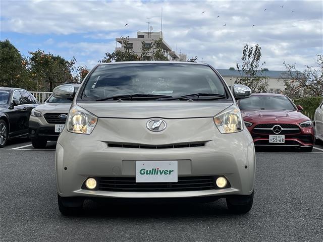 2009 Toyota iQ – thumbnail 2