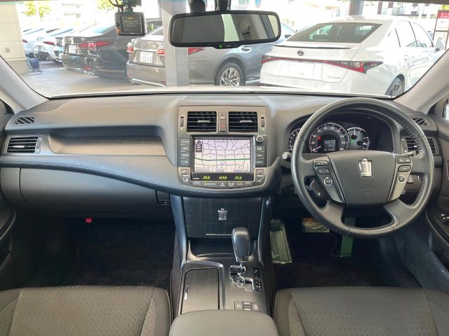 2009 Toyota Crown Athlete – thumbnail 2
