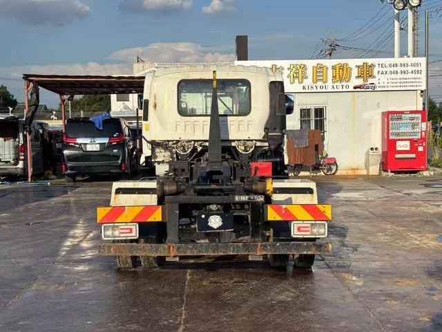2007 Isuzu Forward – thumbnail 3