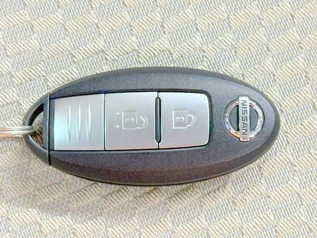 2011 Nissan Tiida – thumbnail 3