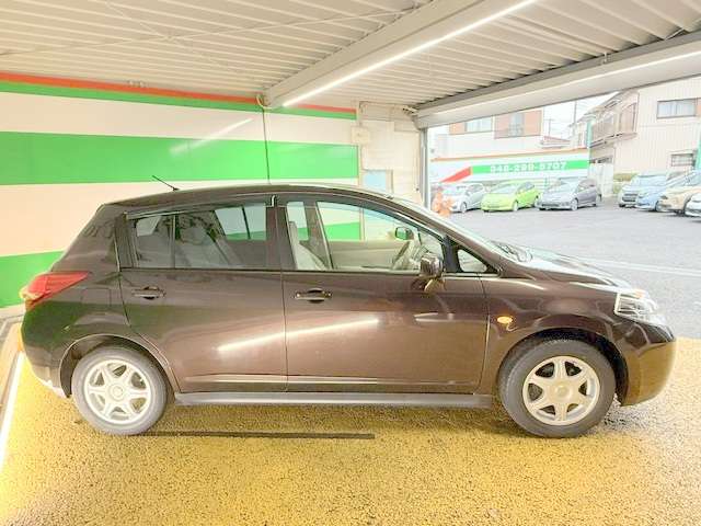 2011 Nissan Tiida – thumbnail 4