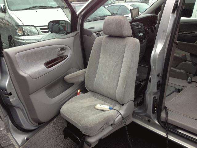2001 Mazda MPV – thumbnail 4