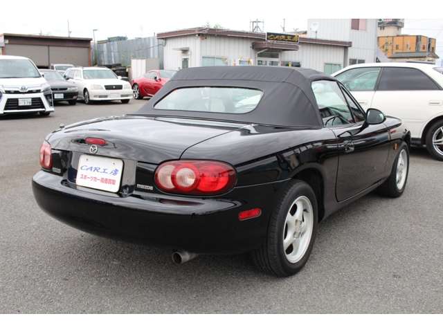 2002 Mazda Roadster – thumbnail 4