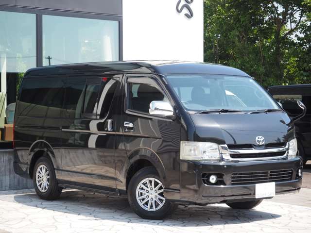 2009 Toyota Regius Ace – thumbnail 4