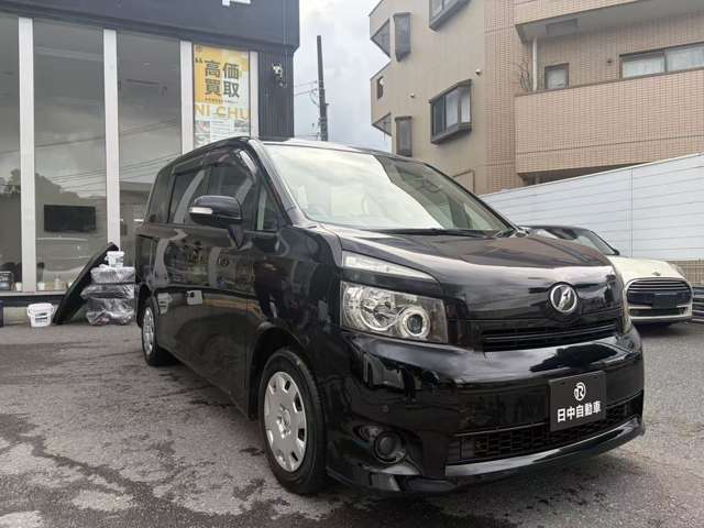 2009 Toyota Voxy – thumbnail 3