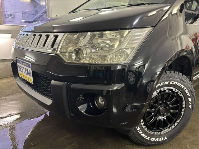 2011 Mitsubishi Delica D:5 – thumbnail 2