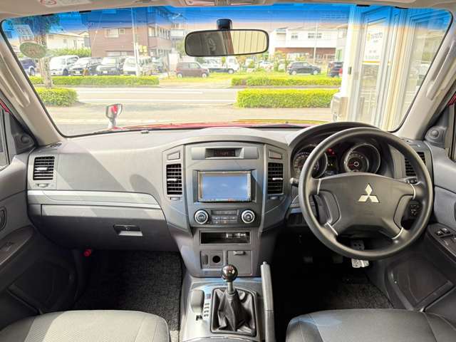 2009 Mitsubishi Pajero – thumbnail 2