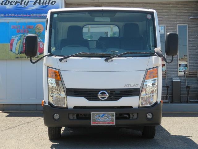2011 Nissan Atlas – thumbnail 3