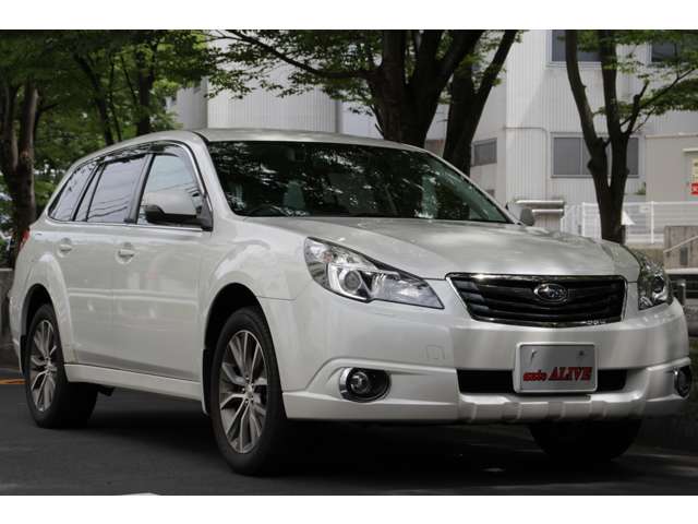 2011 Subaru Legacy Outback – thumbnail 2