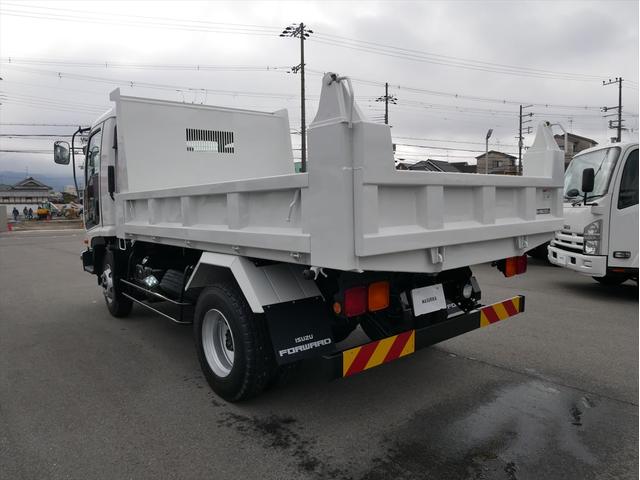 2006 Isuzu Forward – thumbnail 4