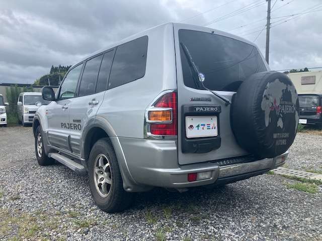 2000 Mitsubishi Pajero – thumbnail 2