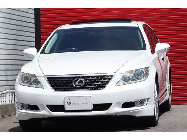 2010 Lexus LS – thumbnail 2