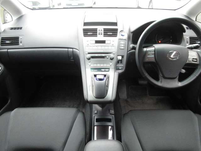 2010 Lexus HS – thumbnail 2