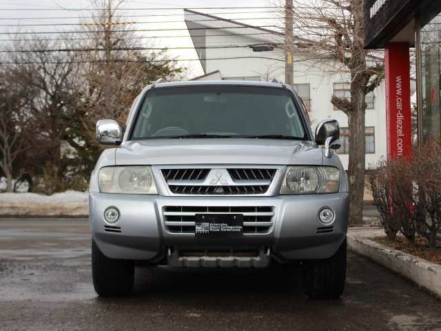 2005 Mitsubishi Pajero – thumbnail 4