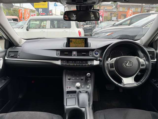 2011 Lexus CT – thumbnail 2