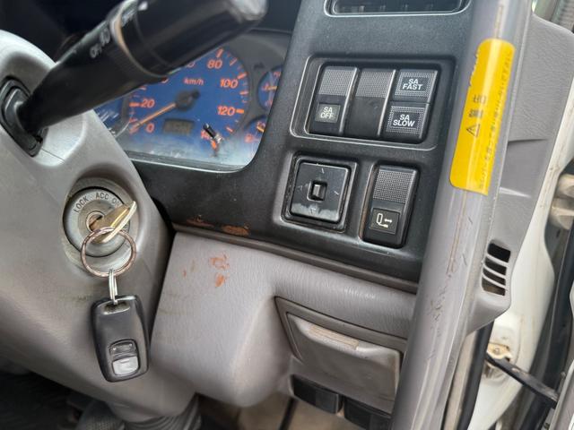 2002 Mazda Titan – thumbnail 4