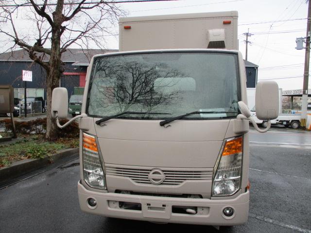 2010 Nissan Atlas – thumbnail 2