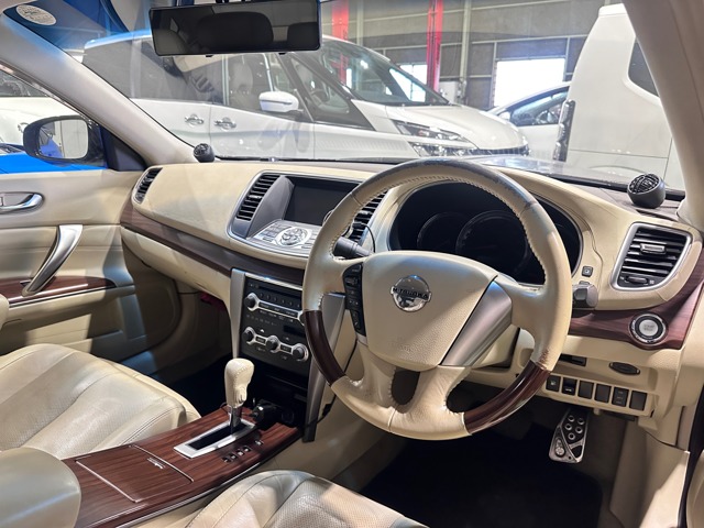 2009 Mitsuoka Galue III – thumbnail 2