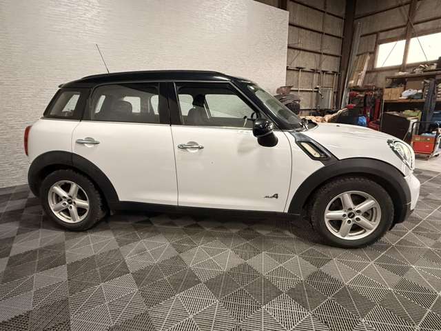 2011 MINI MINI Crossover – thumbnail 4