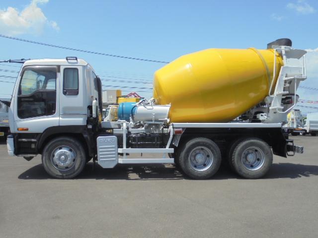 2004 Isuzu Giga – thumbnail 2