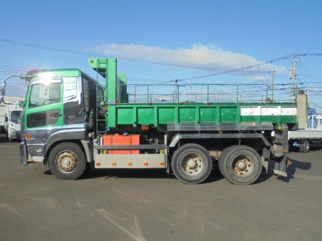 2011 UD Trucks Quon – thumbnail 3