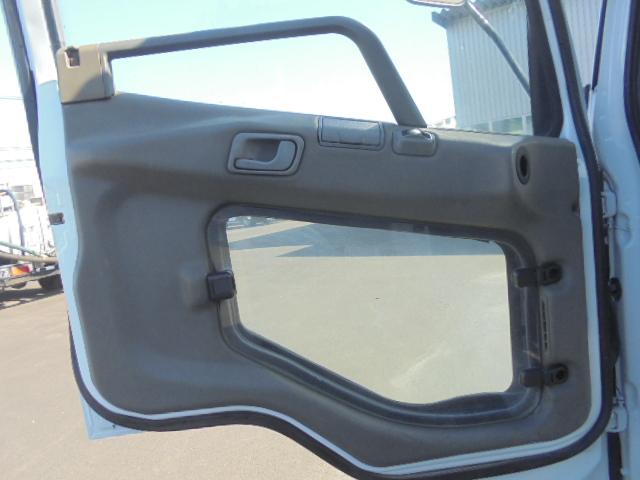 2002 Mitsubishi Fuso Fighter – thumbnail 4