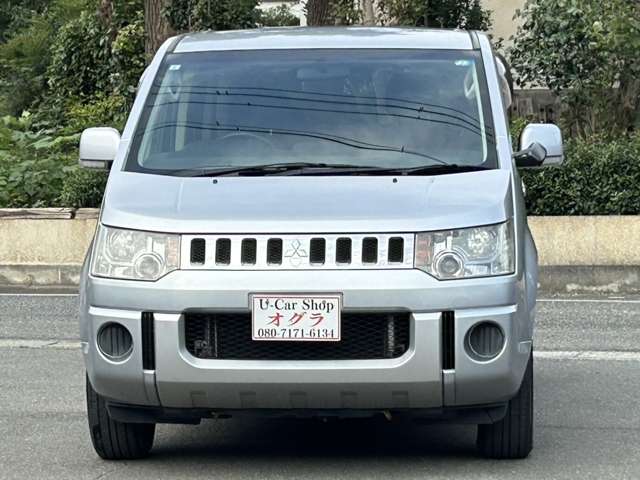 2011 Mitsubishi Delica D:5 – thumbnail 3