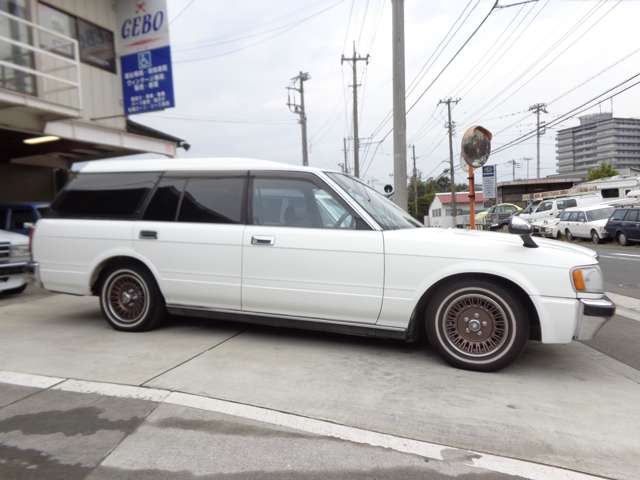 1992 Toyota Crown Van – thumbnail 4