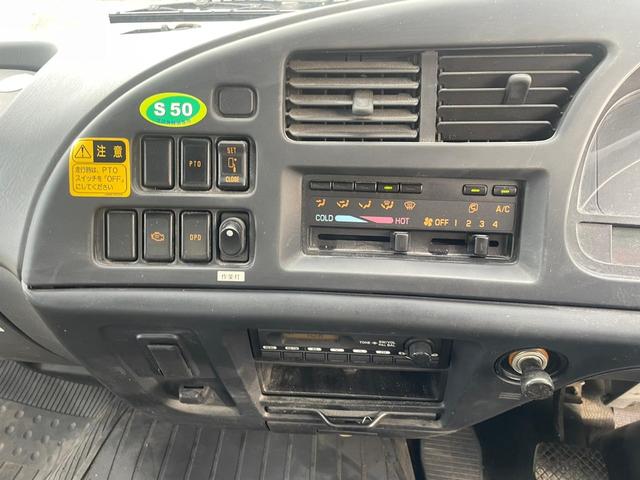 2004 Isuzu Forward – thumbnail 2