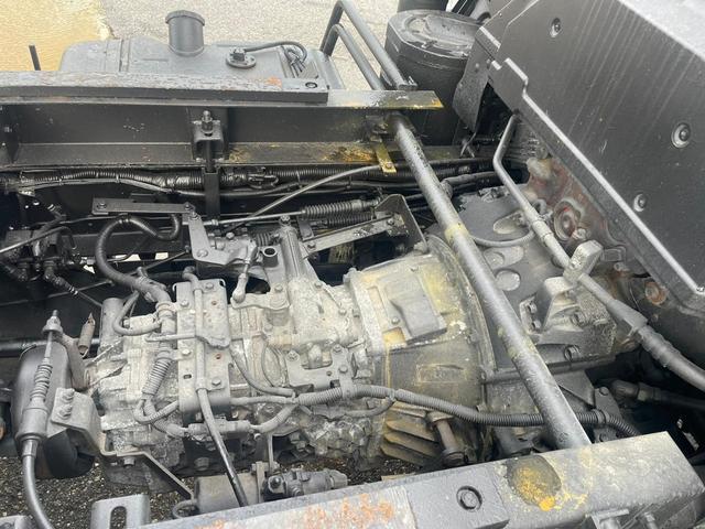 2004 Isuzu Forward – thumbnail 4