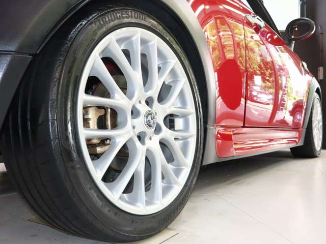 2011 MINI Mni Convertible – thumbnail 4
