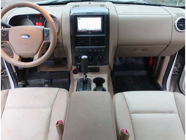2009 Ford Explorer – thumbnail 3