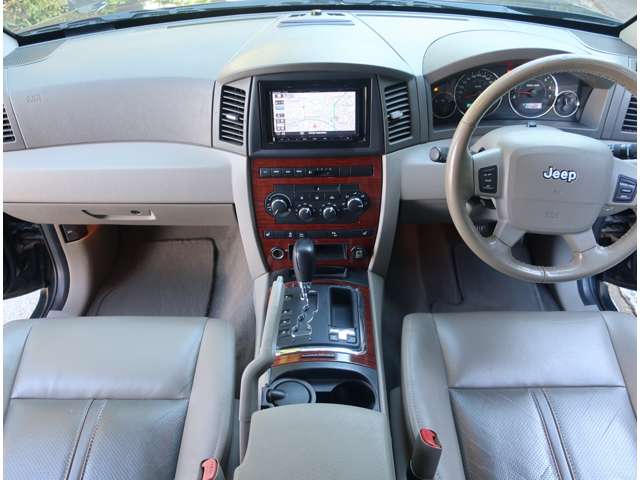 2007 Jeep Grand Cherokee – thumbnail 3