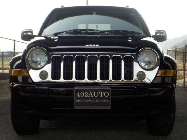 2005 Jeep Cherokee – thumbnail 2