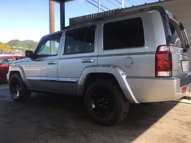 2007 Jeep Commander – thumbnail 2