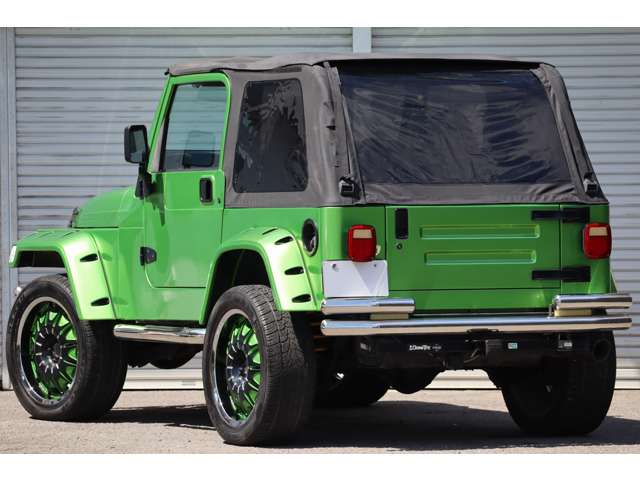 2000 Jeep Wrangler – thumbnail 2
