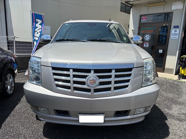 2009 Cadillac Escalade – thumbnail 2