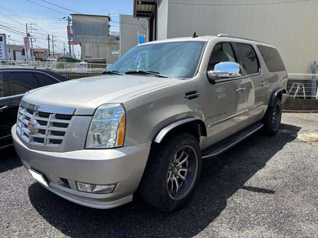 2009 Cadillac Escalade – thumbnail 3