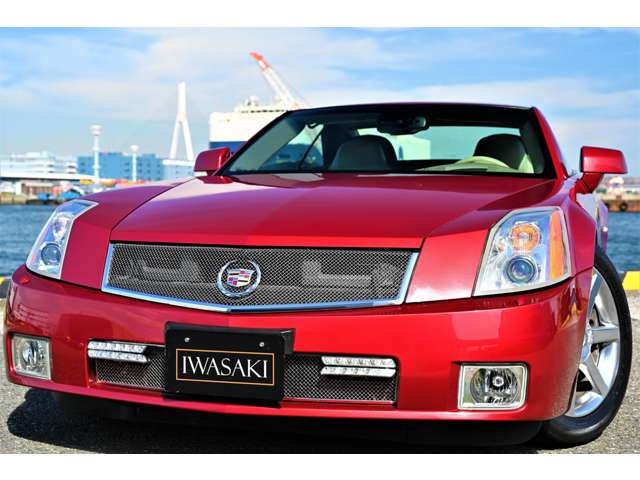 2004 Cadillac XLR – thumbnail 2