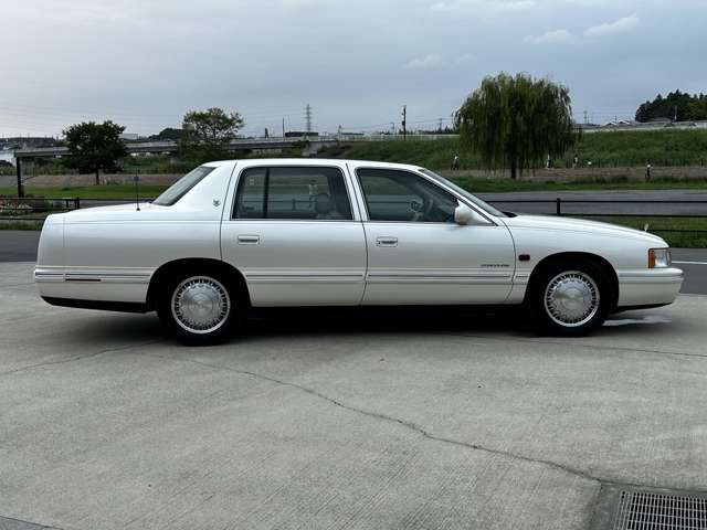1997 Cadillac Concourse – thumbnail 3