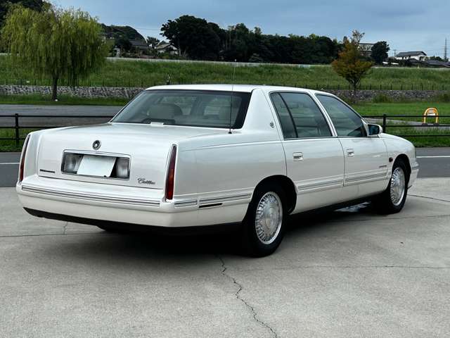 1997 Cadillac Concourse – thumbnail 4