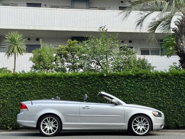 2007 Volvo C70 Cabriolet – thumbnail 2