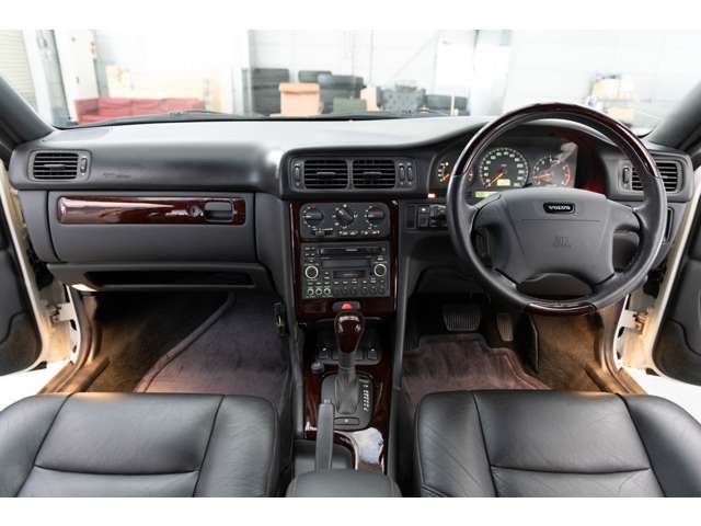 2000 Volvo V70 – thumbnail 2
