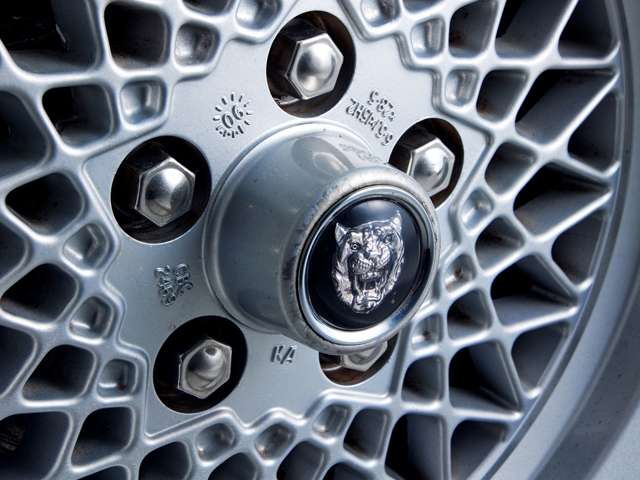 1992 Jaguar XJ Series Convertible – thumbnail 2
